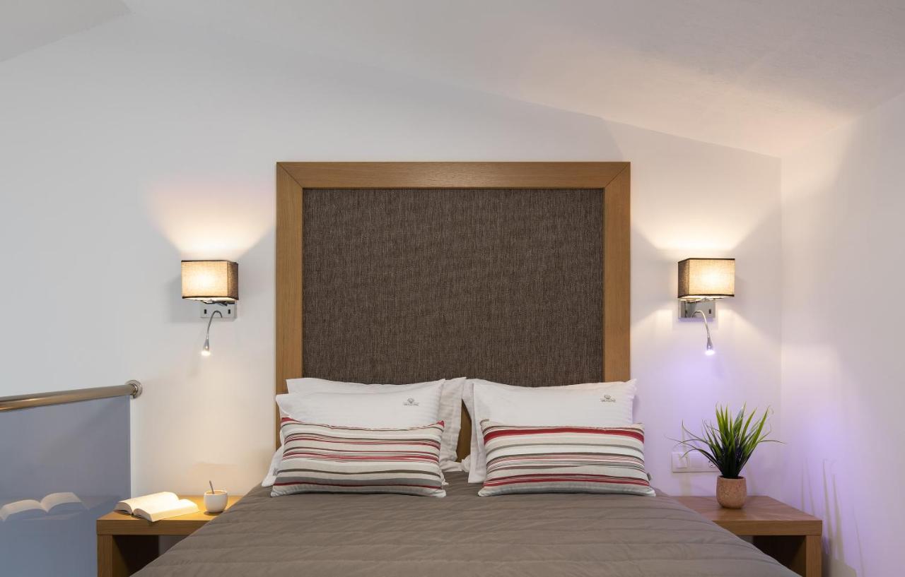 Imagine Luxury Suites Nikiti  Luaran gambar