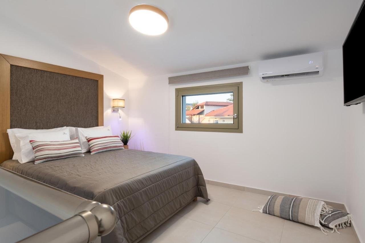 Imagine Luxury Suites Nikiti  Luaran gambar