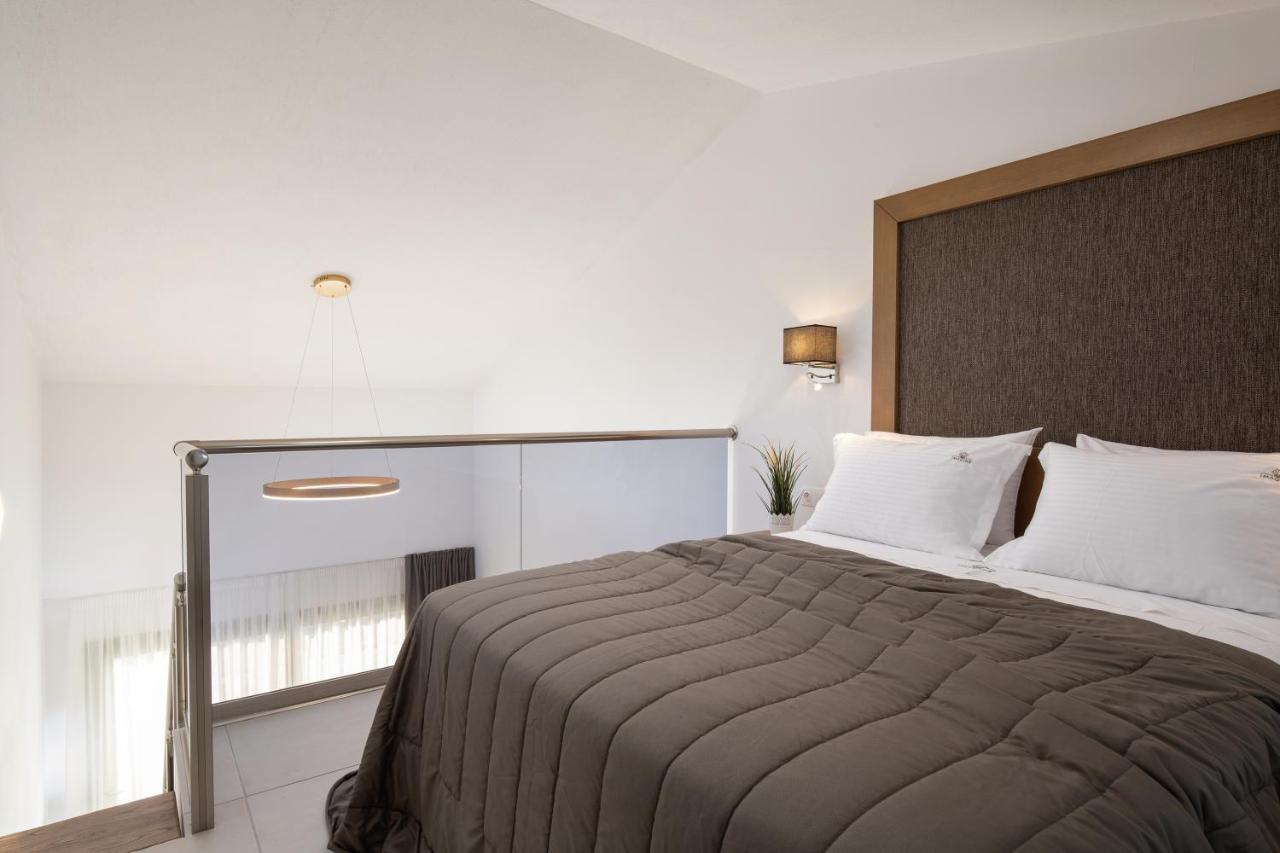 Imagine Luxury Suites Nikiti  Luaran gambar